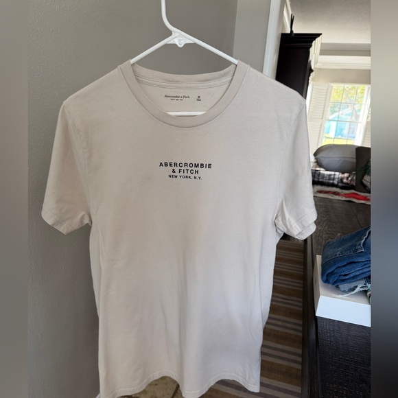 Abercrombie & Fitch men's graphic T Shirt Size M Medium Logo Short sleeve - Picture 3 of 5